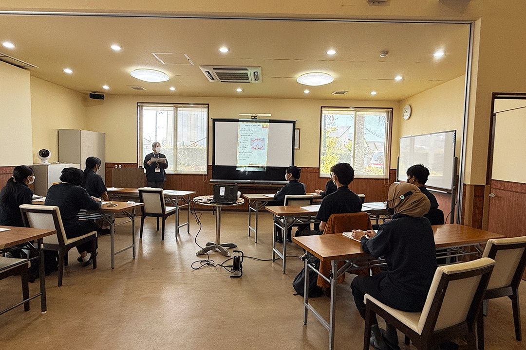 特定技能外国人スタッフ研修風景