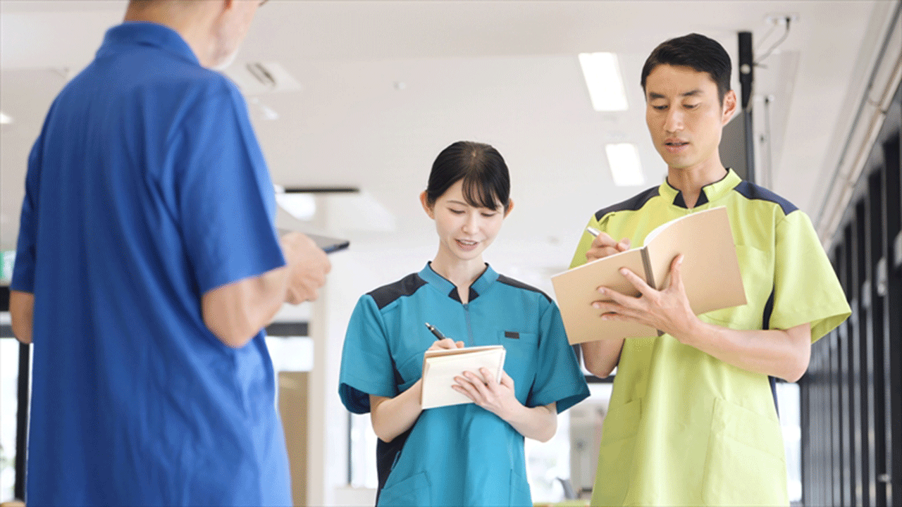 介護福祉士合格は「ゴール」ではない？「定着」する外国人介護人材育成ロードマップ